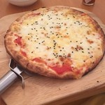 Azzurro - ☆ランチPizza☆
                        本日のピッツァはマルゲリータでした‼️