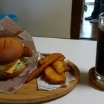 第八戎丸 - 漁師バーガー、ポテトのセット(アイスコーヒ)