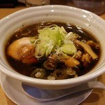 らぁめん 次元 - 魚介黒醤油ラーメン。