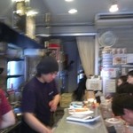 らーめん専門 和海 - 店内