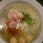 丿貫 - 牛脂煮干そば・750円　ウズラの味玉・50円