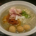 丿貫 - 牛脂煮干そば・750円　ウズラの味玉・50円