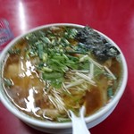 龍軒 - 醤油雲吞麺(850円)