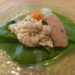 ビストロ　グラン　ソレーユ - 前菜：豚のリエット、ニンジンサラダ、パスタのサラダ