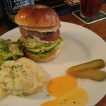 ザ・コーナー ハンバーガー＆サルーン - 