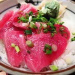 Sakanaya No Daidokoro Shimono Ishiki - クロマグロの中トロ丼のアップ