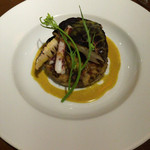 マッシュルーム - ヤリイカ、筍、キノコのガレット カレー風味のブールバテュ 天然椎茸のグリエ添え