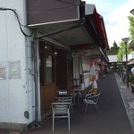 エーデルワイス - 店舗前