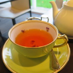 ショコラティエ マサール - 紅茶はポットサービス