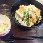 和伊んや - 穴子天丼とセットのミニうどん