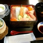 すいげつ - 生ちらし寿司1290円