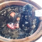シャンゴ 倉賀野バイパス店 - イカの墨煮。熱いと分かってて火傷しました。