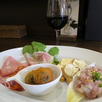 前菜盛り合わせ 1000円(2016年5月)