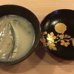 うを徳 - お椀（名古屋コーチン鶏ガラ + 琵琶湖 稚鮎 + 奈良 花山椒）