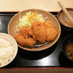 Tonkatsu Nagata En - 「盛合せB定食」（840円）です。