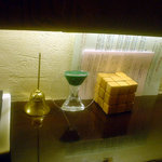 ストロガノフ亭 - テーブルの上の調度品＆ベル