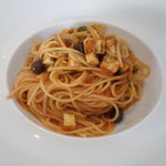 レストラン グースト - メカジキのプッタネスカスパゲッティ