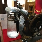 旧ヤム邸 - 店内