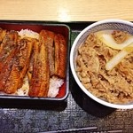 吉野家 - 料理写真:鰻重三枚盛(¥1,650円)&牛丼並(¥380円)