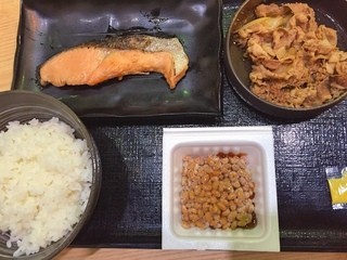 Yoshinoya - 牛鮭定食(¥580円)＋納豆(¥80)のり(¥60円)