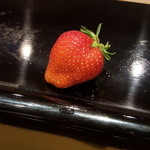 寿し処 寿々 - デザートの立派ないちご