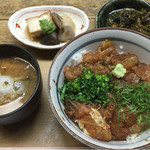 鯛ふじ - 鯛丼。
