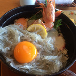 料理旅館 海若の宿 - 生シラス海鮮丼