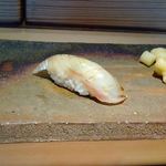 菊鮨 - 昆布絞めされたヒラメ（2016.2）