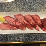 屋台焼肉 山一商店 - 特上塩タン¥1350