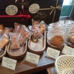 アシッドラシーヌ - 焼き菓子も全部食べてみたくなる魅力的な品揃えその1