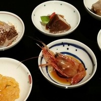 中國菜 心香 - 前菜６種盛り一人前分・鯛のカルパッチョ、蒸アワビ、焼き豚、クラゲ、海老の老酒かけ、鶏の砂肝