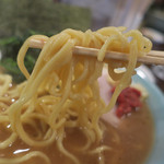 いずみ家 - 卓上調味料を投入し啜る