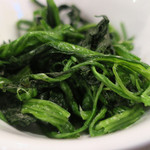 いずみ家 - らーめん中＆ほうれん草　ズームアップ