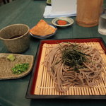 Teuchi Soba Hotaru - ざる蕎麦と稲荷すしのセットです。