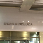 DEAN & DELUCA MARKET STORES - お店の外観^^