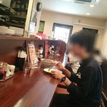 福福餃子房 - 店内