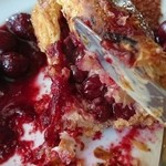 カフェ プール ヴー - チェリーパイは中もたっぷり♪