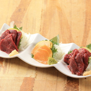 Kanaeya specialty! ! Assortment of 3 types of horse sashimi! !