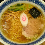 らーめん くじら軒 - らーめん（薄口醤油味）