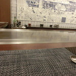 鉄板焼 但馬 - 目の前の鉄板