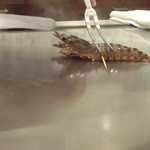 鉄板焼 但馬 - 海老かわいそう～(笑)