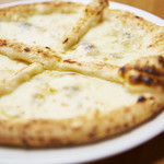 クワトロフォルマッジ（4種類チーズ）