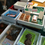 塩釜仲卸市場 マイ海鮮丼コーナー - 