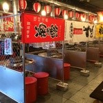 ホルモン人 - 仕切りのある半個室のテーブルです。