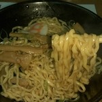 ８番らーめん - 唐麺(紅しょうが抜き、まぜ後)