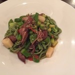 クアドリフォーリオ - ２０１６・５月　青海苔の手打ちパスタ ホタルイカと野菜のソース
      