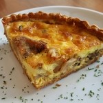 nino - 【2016.05】とりと３種のきのこキッシュ(490円)