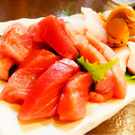 よねさん - なんて豪華なお造り盛り合わせ
      