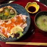 生け簀の甲羅 - 甲羅丼　1,280円（税抜き）