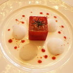 レストラン クレッセント - トマトのコンプレッション プラムオイル風味